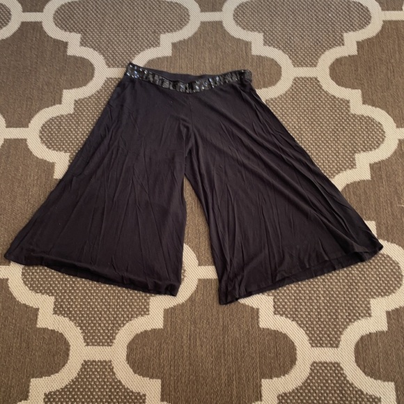Metro 7 Black Rayon/Spandex Culottes Sequin Waist - Picture 4 of 6